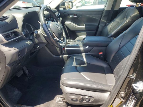 2022 TOYOTA HIGHLANDER XLE
