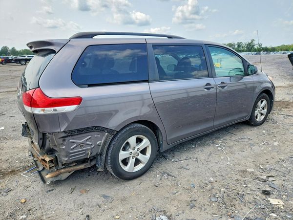 2014 TOYOTA SIENNA