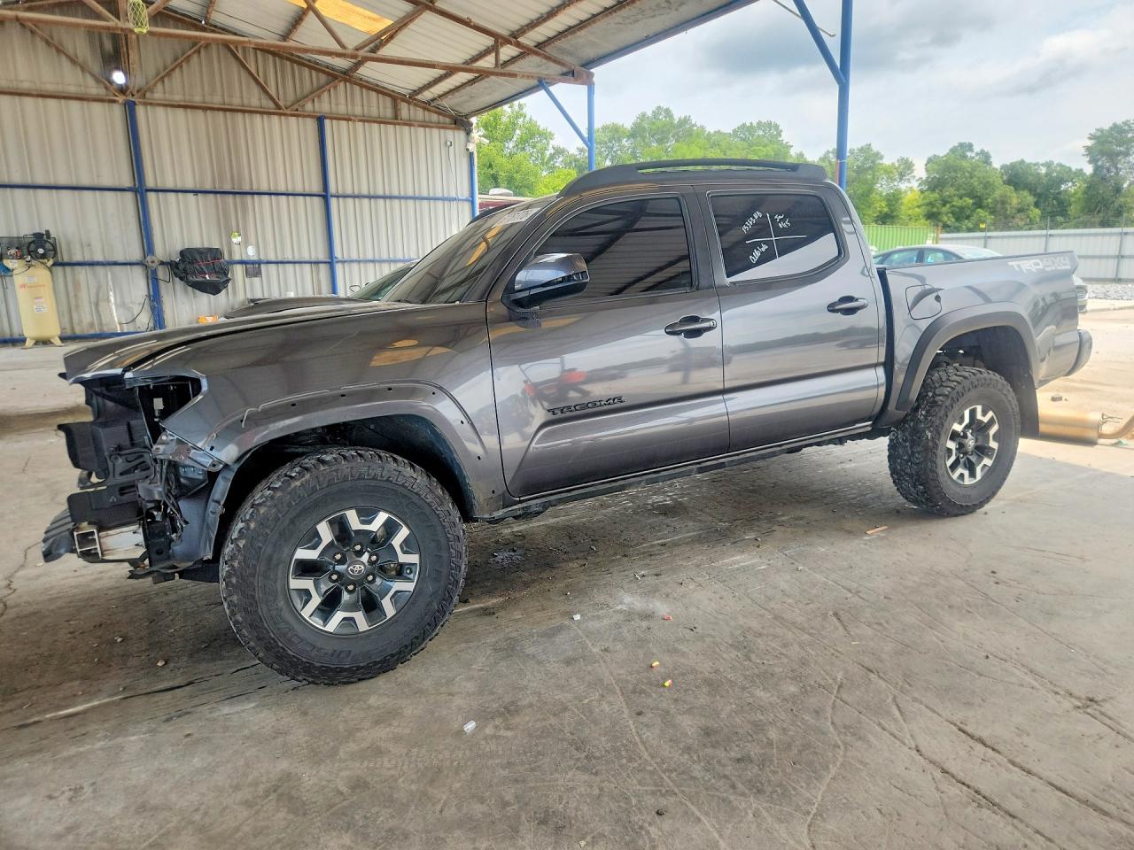 2017 TOYOTA TACOMA