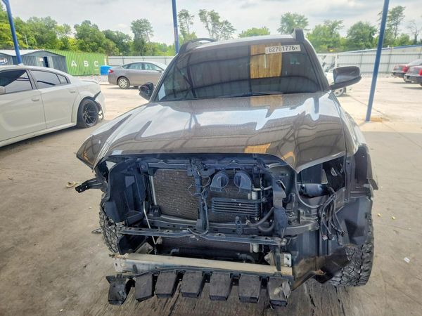 2017 TOYOTA TACOMA