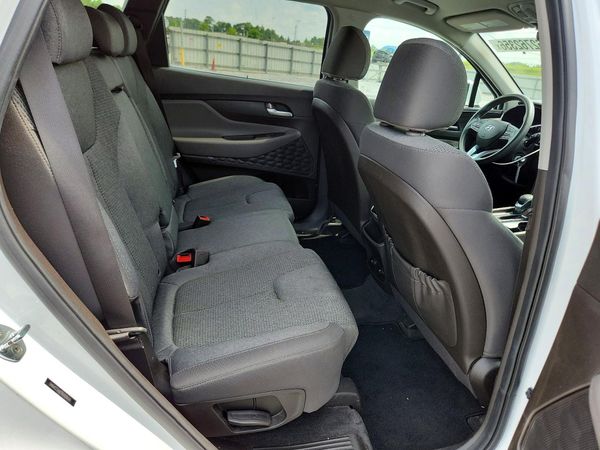2019 HYUNDAI SANTA FE SE