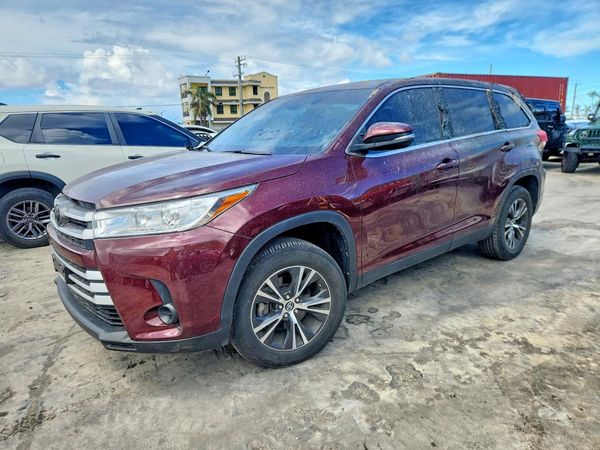 2019 TOYOTA HIGHLANDER LE