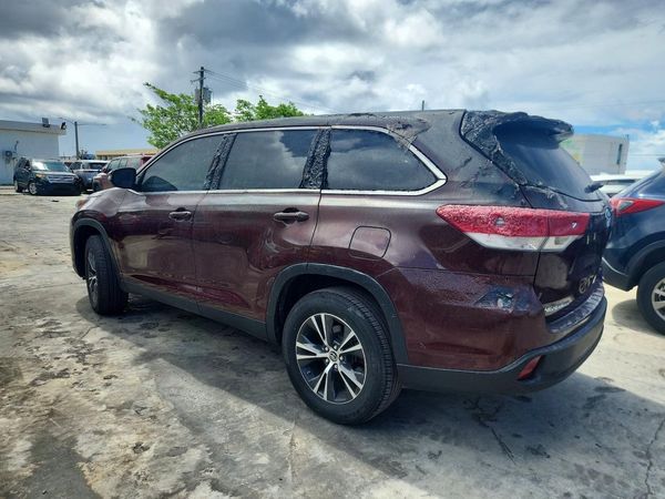2019 TOYOTA HIGHLANDER LE