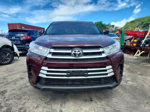 2019 TOYOTA HIGHLANDER LE