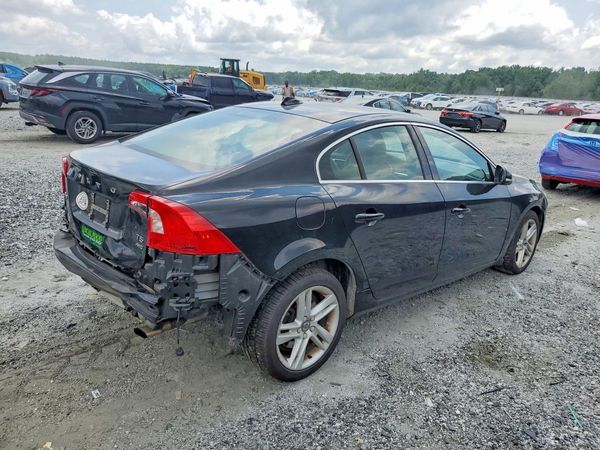 2015 VOLVO S60 Premier (non R design)