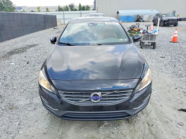 2015 VOLVO S60 Premier (non R design)