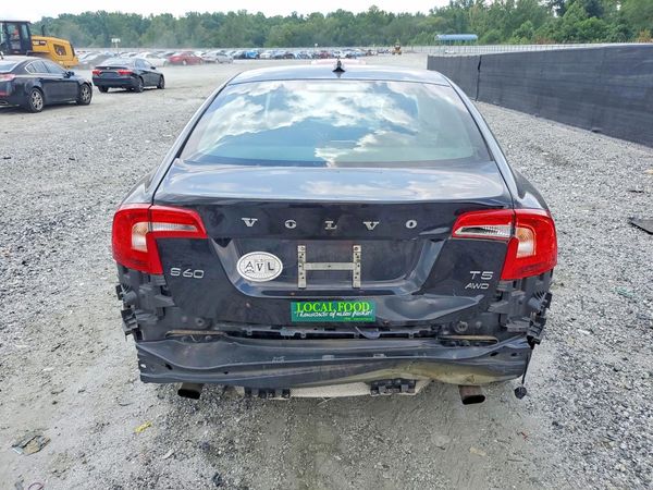 2015 VOLVO S60 Premier (non R design)