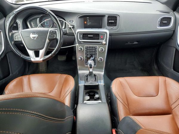 2015 VOLVO S60 Premier (non R design)