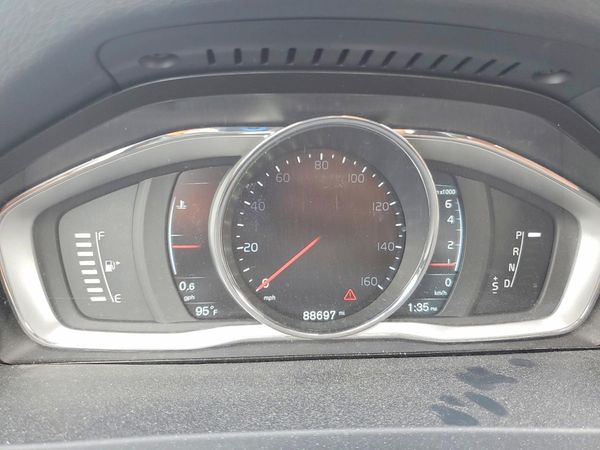 2015 VOLVO S60 Premier (non R design)