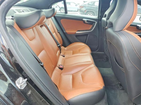 2015 VOLVO S60 Premier (non R design)