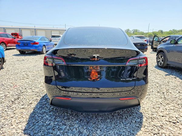 2025 TESLA MODEL Y