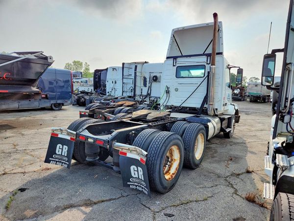 2012 VOLVO VN