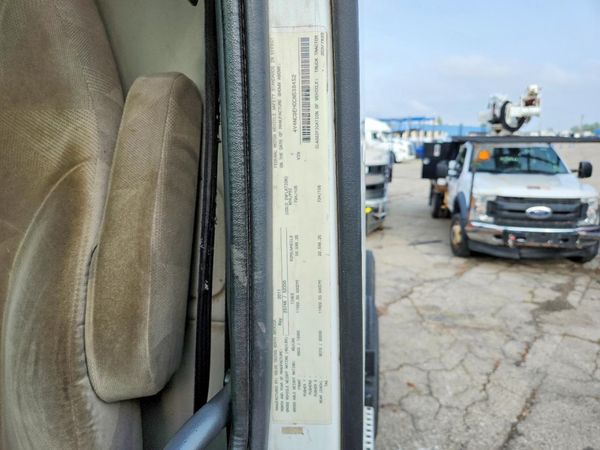 2012 VOLVO VN