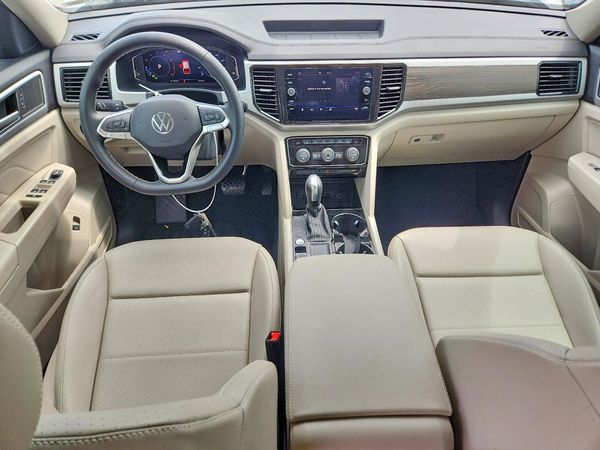 2023 VOLKSWAGEN ATLAS SE w/ Tech