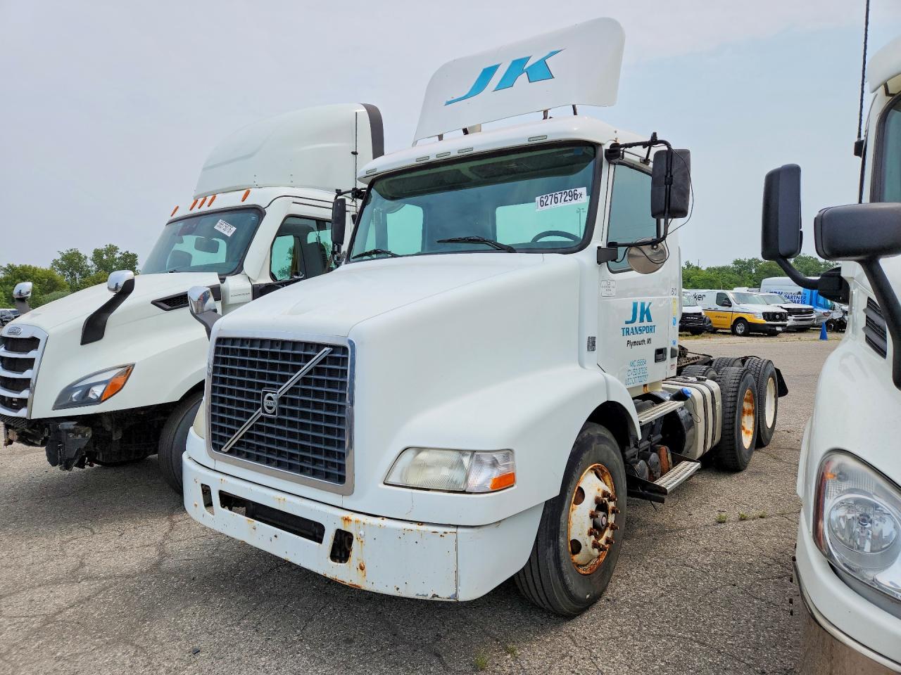 2013 VOLVO VN