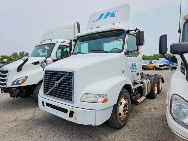 2013 VOLVO VN
