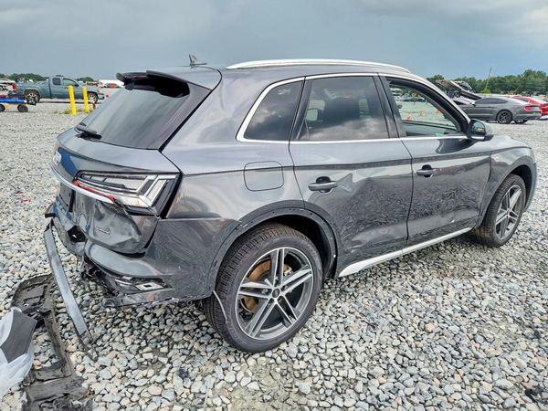 2021 AUDI Q5 E