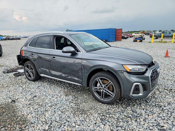 2021 AUDI Q5 E