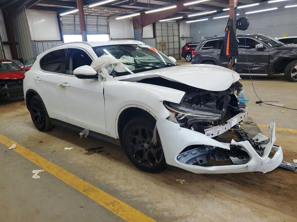2019 ALFA ROMEO STELVIO AWD — Passenger 3/4