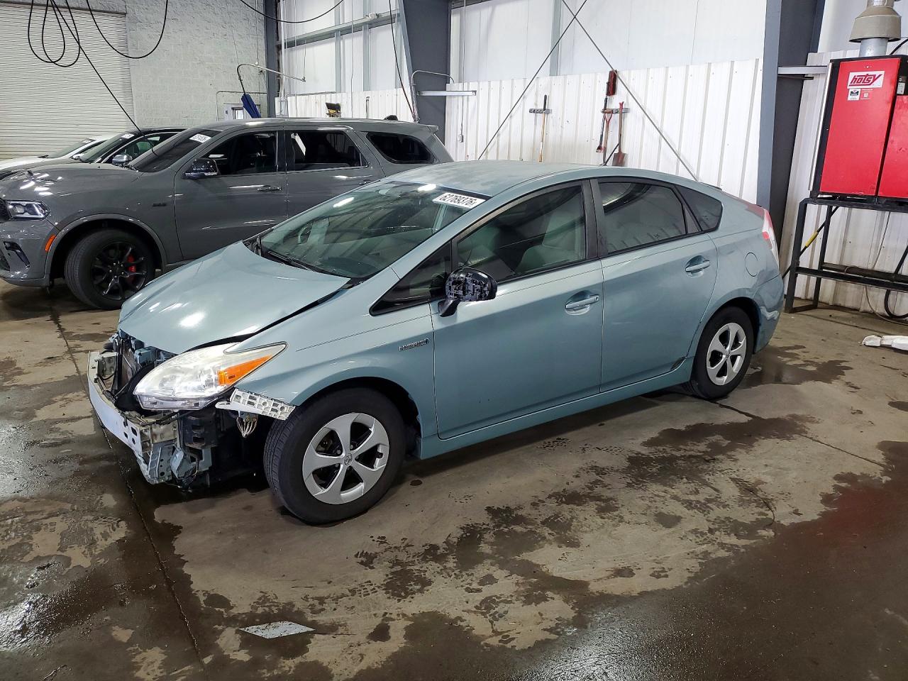 2015 TOYOTA PRIUS