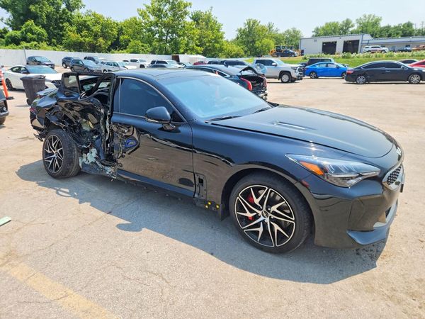 2023 KIA STINGER