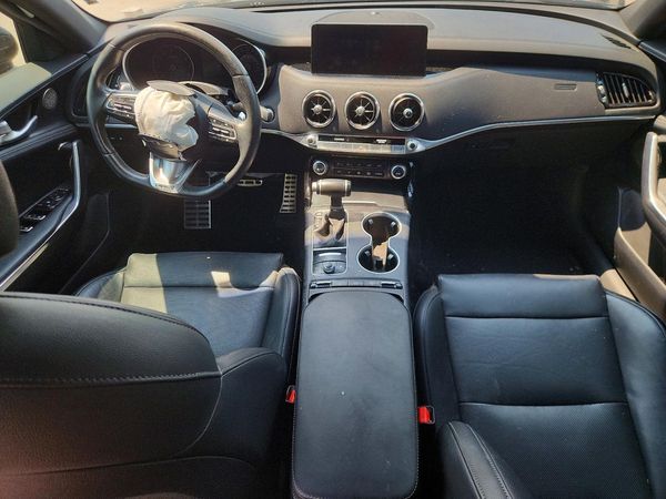 2023 KIA STINGER