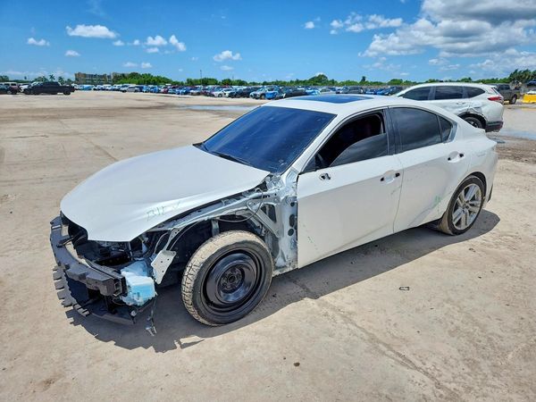 2023 LEXUS IS 300 Comfort