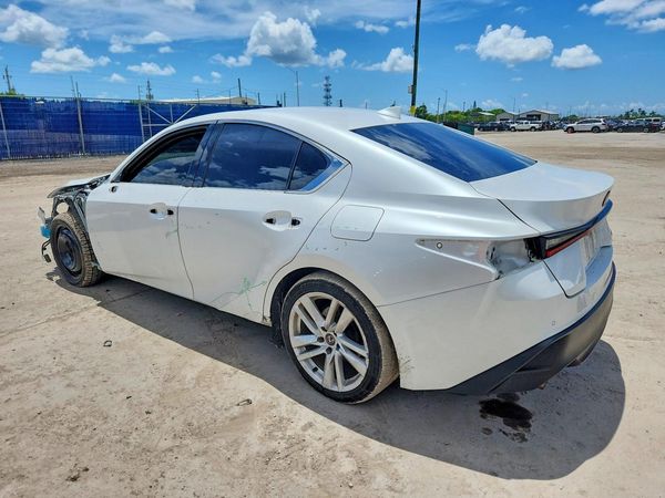 2023 LEXUS IS 300 Comfort