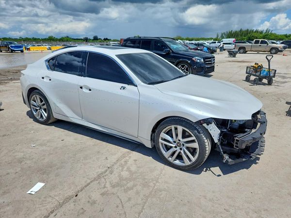 2023 LEXUS IS 300 Comfort