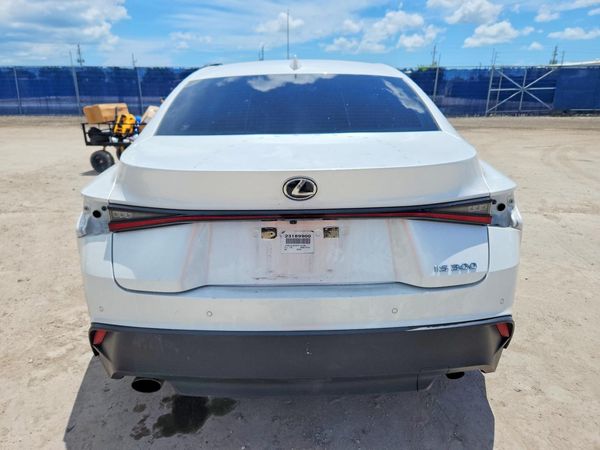 2023 LEXUS IS 300 Comfort