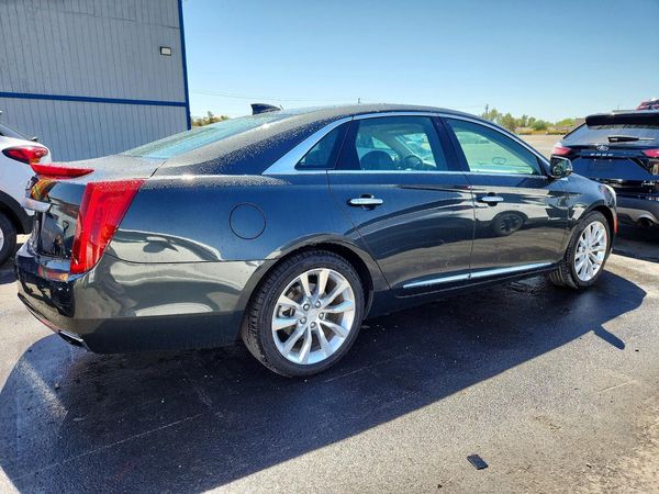 2016 CADILLAC XTS Luxury