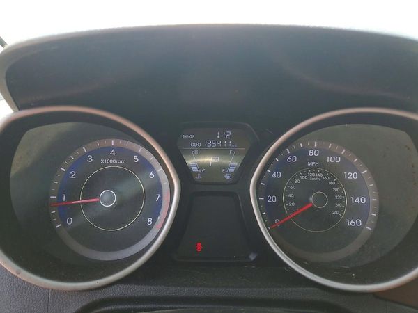 2013 HYUNDAI ELANTRA