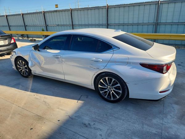 2019 LEXUS ES 350