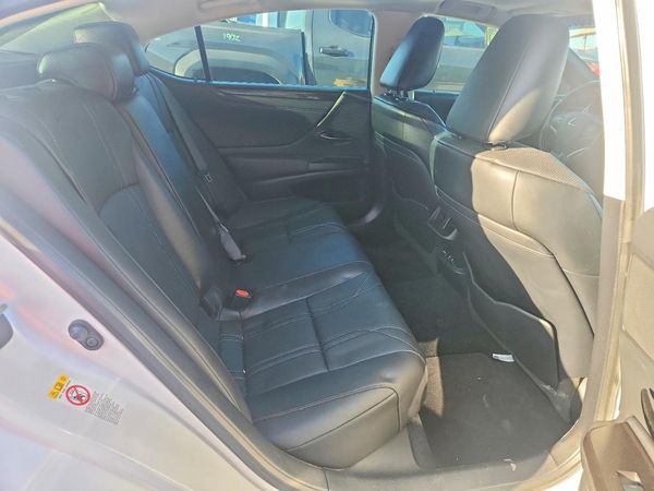2019 LEXUS ES 350