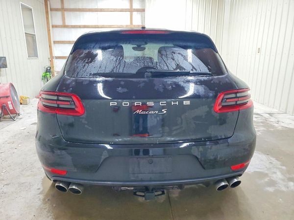 2015 PORSCHE MACAN