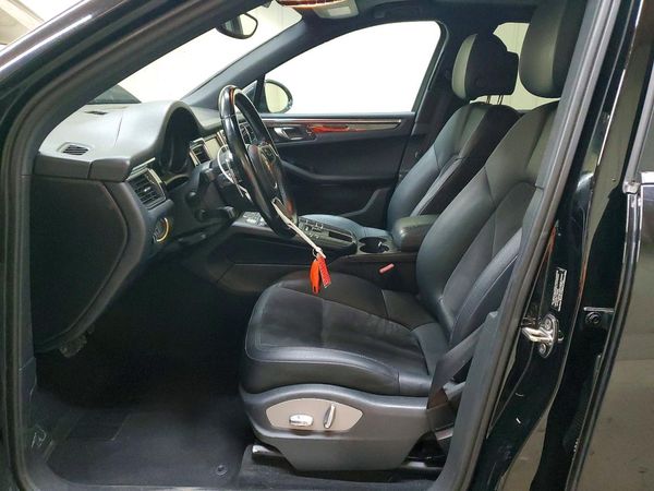 2015 PORSCHE MACAN