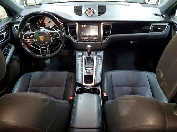 2015 PORSCHE MACAN