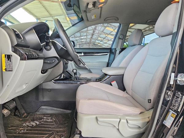 2014 KIA SORENTO Base/ LX