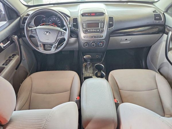 2014 KIA SORENTO Base/ LX