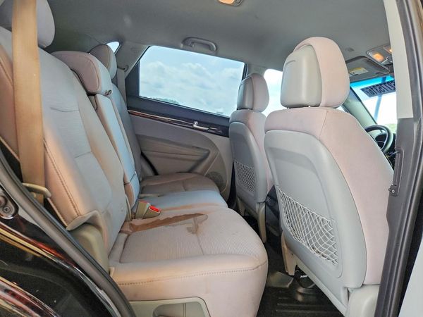 2014 KIA SORENTO Base/ LX