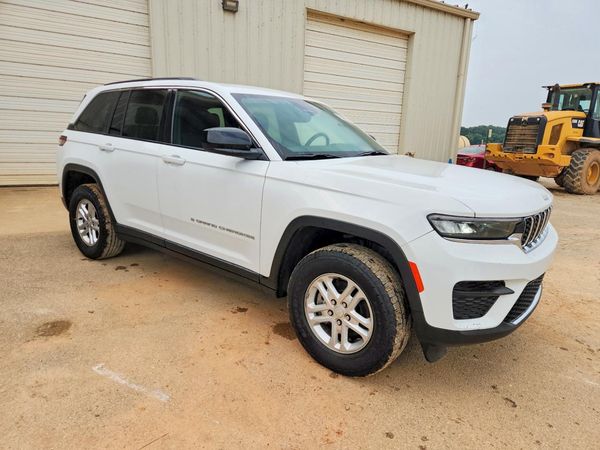 2024 JEEP GRAND CHEROKEE Laredo
