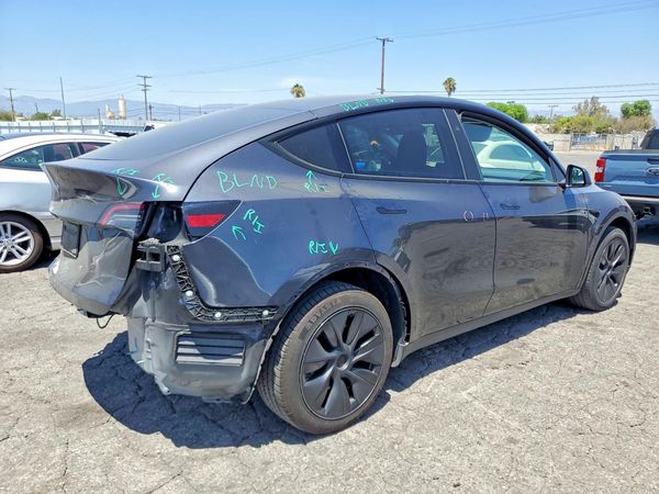 2025 TESLA MODEL Y