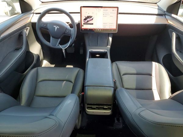 2025 TESLA MODEL Y
