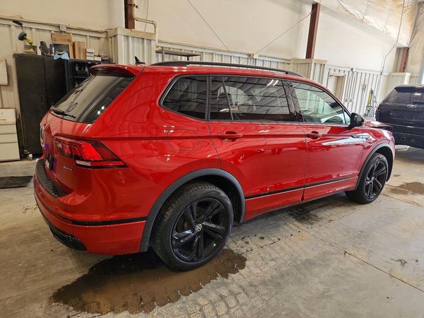 2024 VOLKSWAGEN TIGUAN 4Motion SE R-Line Black