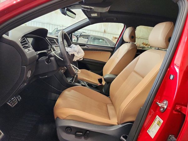 2024 VOLKSWAGEN TIGUAN 4Motion SE R-Line Black