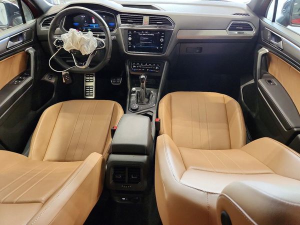 2024 VOLKSWAGEN TIGUAN 4Motion SE R-Line Black