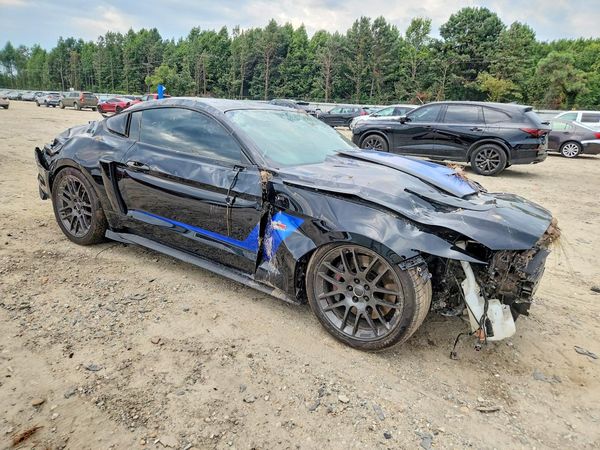 2017 FORD MUSTANG GT Coupe — Passenger 3/4