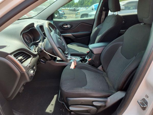 2019 JEEP CHEROKEE LATITUDE FWD