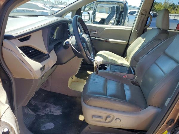 2018 TOYOTA SIENNA