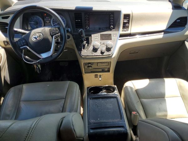 2018 TOYOTA SIENNA